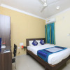 Отель OYO 14037 Central Inn, фото 3
