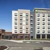 Отель Holiday Inn Express & Suites Niagara On The Lake в Ниагара-он-те-Лейке