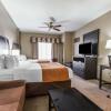 Отель Comfort Suites Bakersfield, фото 7