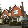 Отель The Corner House Hotel Gatwick в Хорли