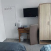 Отель Room in Guest Room - Apple House Wembley - Family Room With Shared Bathroom, фото 4