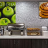 Отель La Quinta Inn & Suites by Wyndham Effingham, фото 11