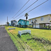 Отель Galveston Beach House w/ Private Deck & Gulf Views, фото 1