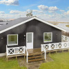 Отель Exquisite Holiday Home in Løgstør near Sea, фото 1