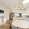 Отель JOIVY Spacious 2 Bed Apt in Ideal City Centre Location, фото 12