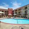 Отель La Quinta Inn & Suites by Wyndham Thousand Oaks-Newbury Park, фото 10