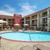 Отель La Quinta Inn & Suites by Wyndham Thousand Oaks-Newbury Park, фото 6