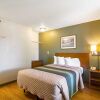 Отель HomeTowne Studios By Red Roof Eugene - Springfield, фото 7