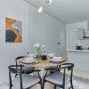Отель bnbmehomes -2BR with Cinema Room- R42B4, фото 15