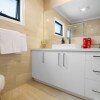 Отель AU.JOY 3 Bed Townhouse Burwood 1, фото 3