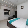 Отель OYO 8837 Hotel Surya Galaxy, фото 2