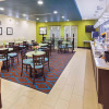 Отель La Quinta Inn & Suites by Wyndham Floresville, фото 22