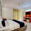 Отель Homefort Stays - Sector 45 Near Cyber Park & Artemis Hospital, фото 4