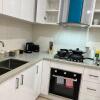 Отель Brand New Modern 2 BR Guesthouse at Airport!, фото 13