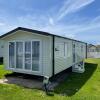 Отель J2 static caravan at Fairway Holiday Park, фото 1
