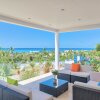 Отель Swanky Caribbean Estate, Ocean Views, Heated Pool, AC, Free Wifi, Ping Pong, Pool Table, фото 8