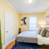 Отель Spacious 2bd/1ba | Ashmont+Parking | 3D TOUR, фото 4