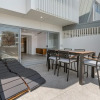 Отель Brand New Ocean Avenue Townhouse, фото 12