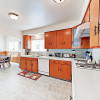 Отель Little Italy Bungalow 3 Bedrooms 1.5 Bathroom Home, фото 14