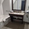 Отель Country Inn & Suites by Radisson, Hinesville, GA, фото 8