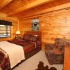 Отель Bear Heaven - Two Bedroom Cabin, фото 9
