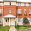 Отель Lovely 2-bed Apartment in West Bromwich, фото 1
