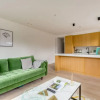 Отель The Imperial Wharf Retreat - Modern 3BDR in Fulham with Rooftop Terrace, фото 12