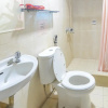 Отель RedDoorz near Tugu Naga Singkawang, фото 31