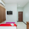 Отель RedDoorz near Universitas Wijaya Kusuma 2, фото 7