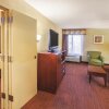 Отель La Quinta Inn & Suites Canton, фото 3