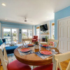 Отель Carolina Beach Lakefront House: Walk to Beach!, фото 13