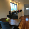 Отель Modern Home in Convenient Location, фото 9