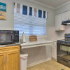 Отель Downtown Gulf Shores Condo - 1 Block to Beach!, фото 3