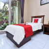Отель RedDoorz near Pantai Sanur Bali, фото 16
