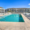 Отель Oak Island Beachfront Condo w/ Community Pool, фото 12