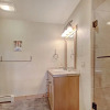 Отель Cosmopolitan Decor + Spacious 3br In Downtown Breck Sleeps 8 3 Bedroom Townhouse by RedAwning, фото 7