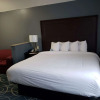 Отель Days Inn & Suites by Wyndham Cleburne TX, фото 2