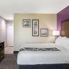 Отель La Quinta Inn & Suites Visalia/Sequoia Gateway, фото 12