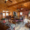 Отель SmokyStays 9 Bedroom Cabin, фото 11