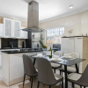Отель Cozy Central 4br3ba Home w Pvt Pool Largegarden, фото 14