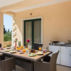 Отель Villa Avoca - Four Bedroom Apartment With Two Balconies and Swimming Pool ID Direct Booker 2124, фото 10