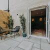 Отель Clifton 32 - Garden Flat with Hot Tub - Hopewell, фото 13