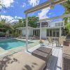 Отель Tropical Escape 4 BR with pool sleeps 14, фото 10