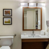 Отель Comfort Suites Hanes Mall, фото 9