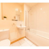 Отель Spacious Riverside Flat for 4 in Stratford, фото 10