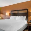 Отель Comfort Inn & Suites Danbury-Bethel, фото 7