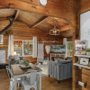Отель A Peace Of Pine 2 Bedroom Home by NW Comfy Cabins by RedAwning, фото 5