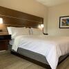 Отель Holiday Inn Express Hillsborough, an IHG Hotel, фото 7