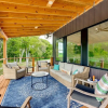 Отель Modern, Riverfront Family House w/ Balcony & Grill, фото 19