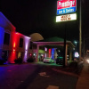 Отель Luxe Inn and Suites, фото 1